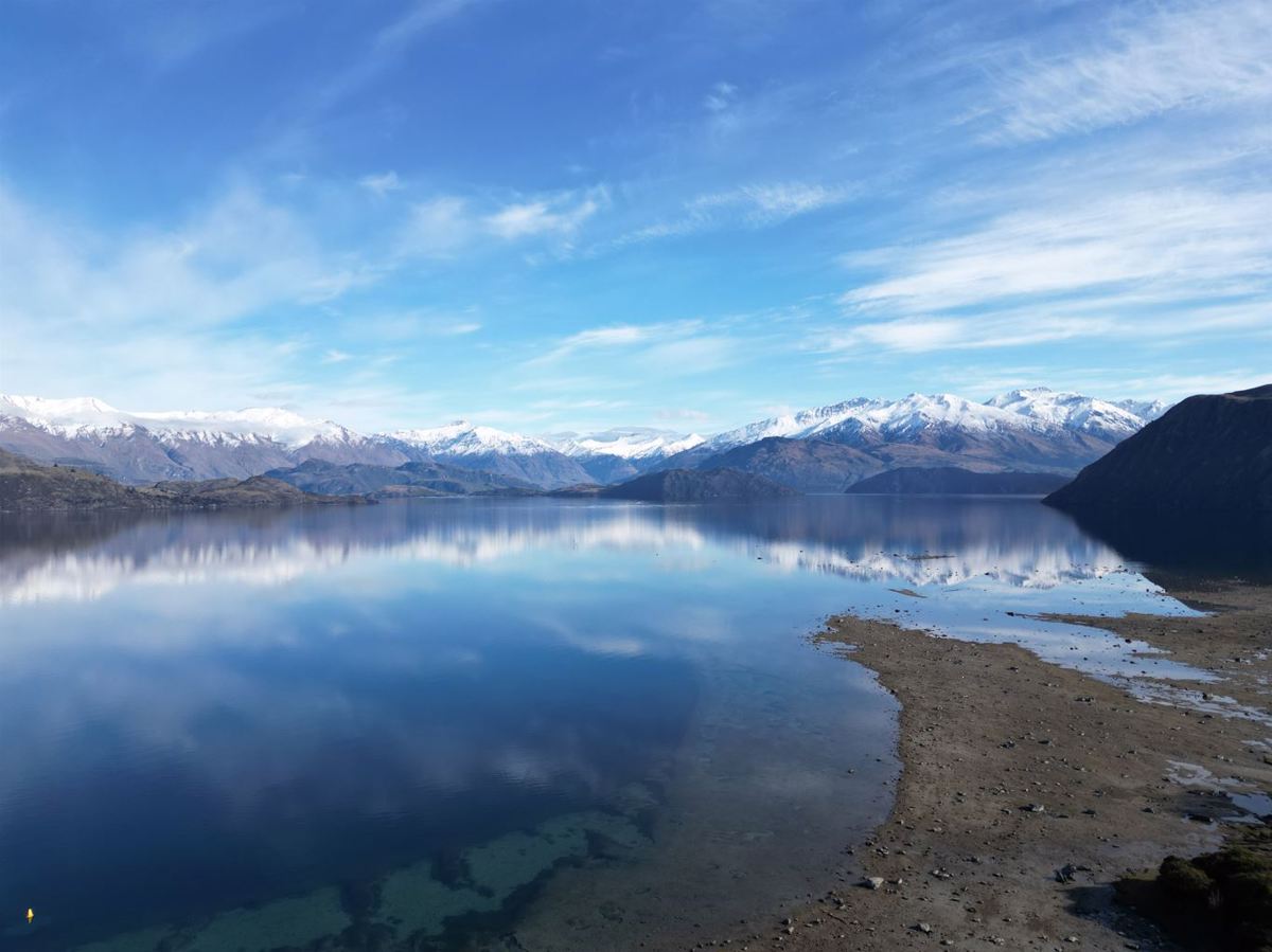 Lake wanaka, richard lin, unsplash